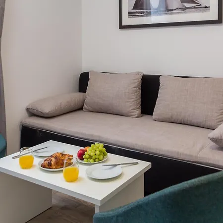 Apartment Providenca - Beachfront & Private Parking *