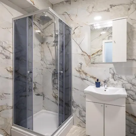 Providenca - Beachfront & Private Parking Apartment *