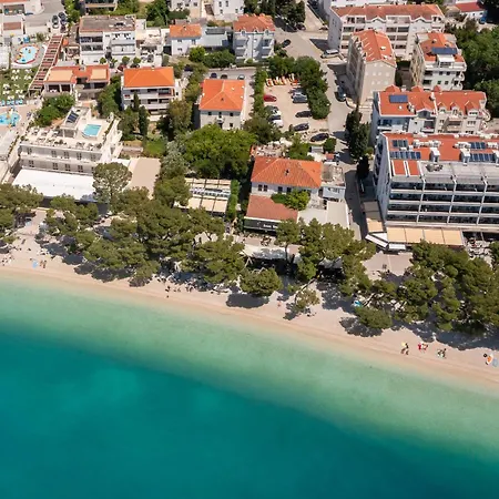 Providenca - Beachfront & Private Parking Apartment Makarska