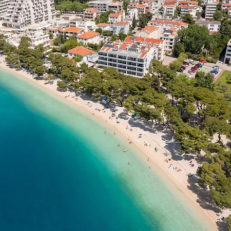 Apartment Providenca - Beachfront & Private Parking