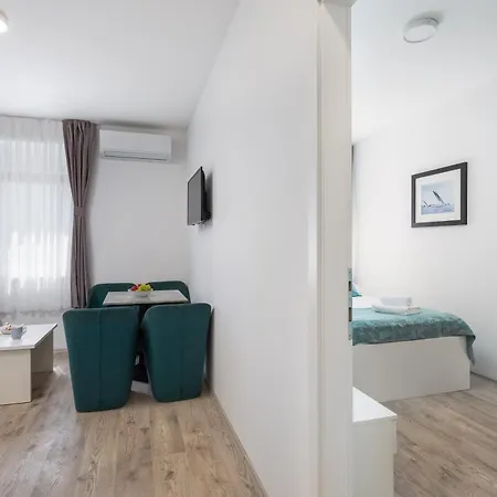 Providenca - Beachfront & Private Parking * Makarska