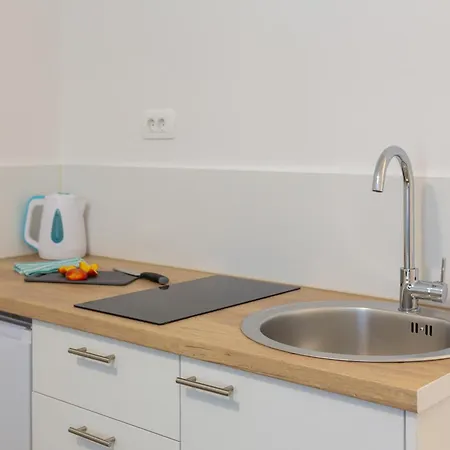 Providenca - Beachfront & Private Parking Apartment