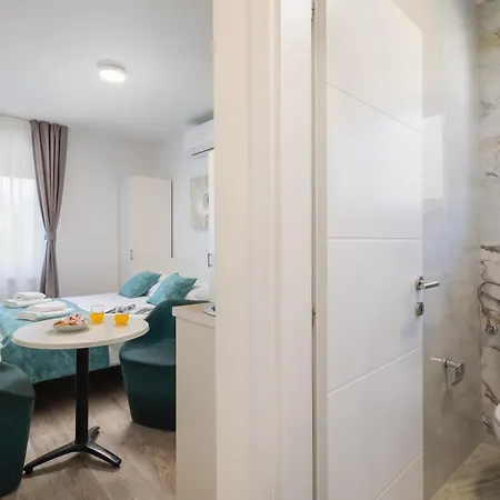 Apartment Providenca - Beachfront & Private Parking Makarska
