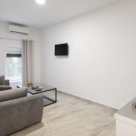 Apartment Providenca - Beachfront & Private Parking *