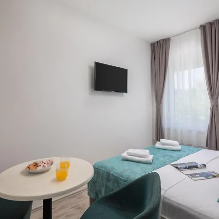 Apartment Providenca - Beachfront & Private Parking *