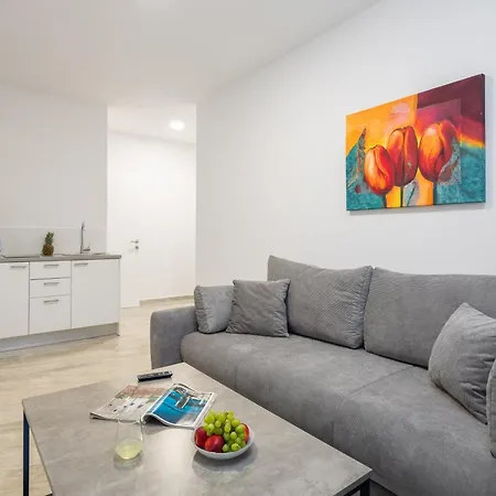 Providenca - Beachfront & Private Parking *